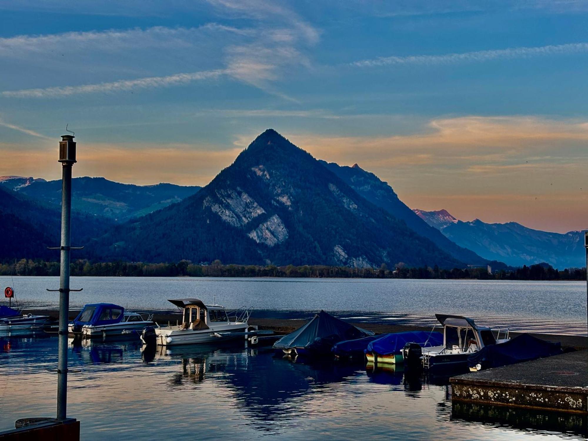 Au Bord Du Lac Darligen Экстерьер фото